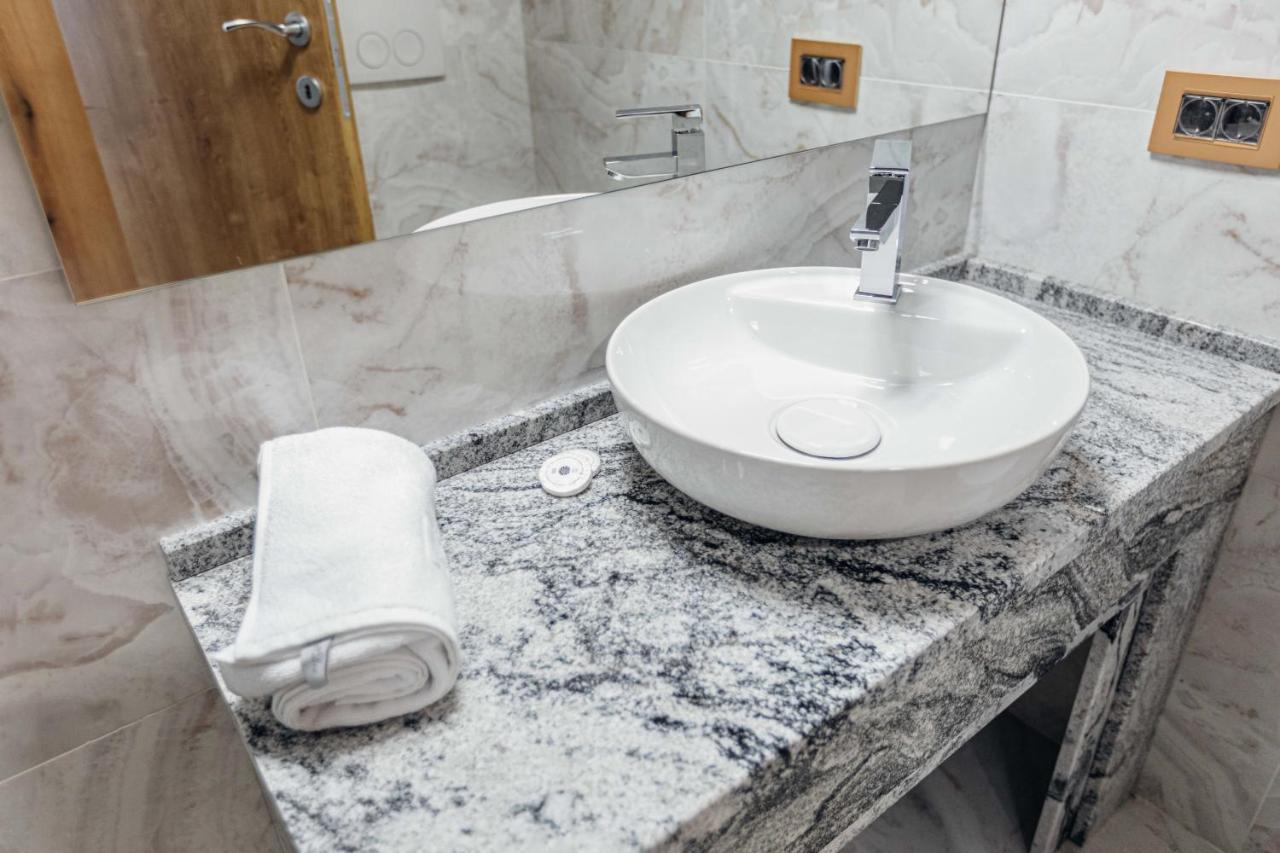 Hotel Livnica Belgrado Buitenkant foto